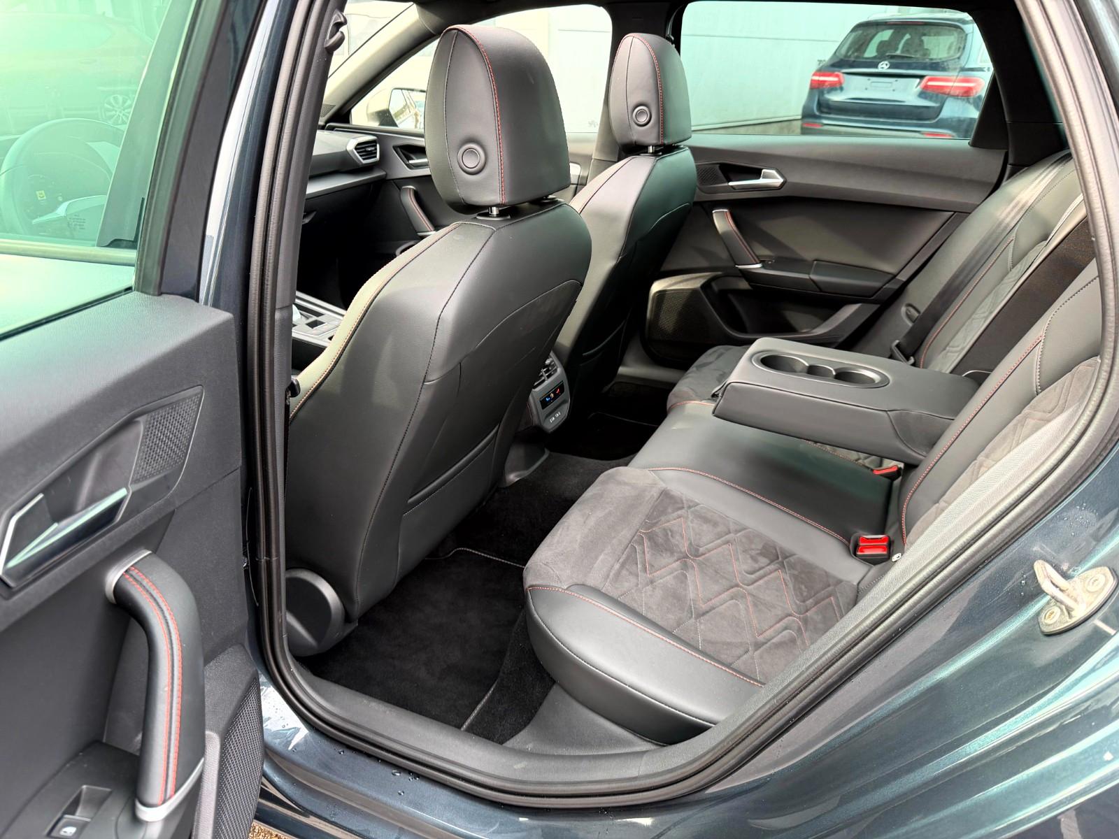 Seat Leon 2.0 TSI DSG FR-lijn Sportstourer