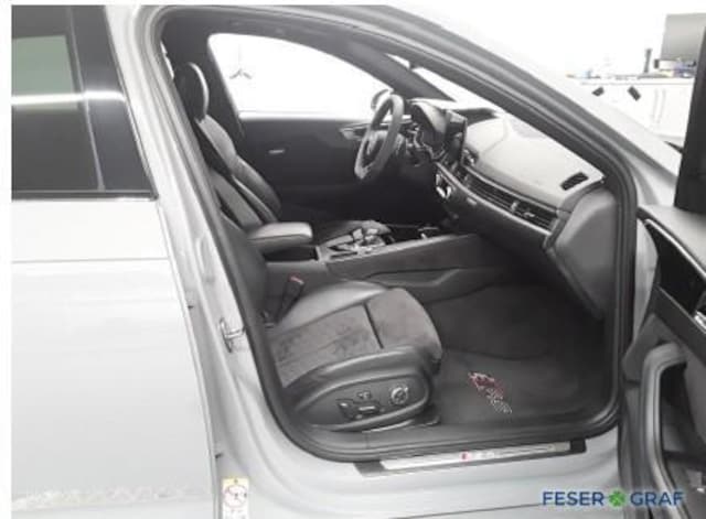 Audi RS4 Avant Quattro