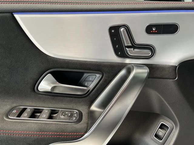 Mercedes-Benz CLA 35 AMG AMG Line Premium