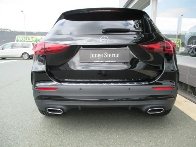Mercedes-Benz GLA 200 4MATIC AMG Line GLA 200 d