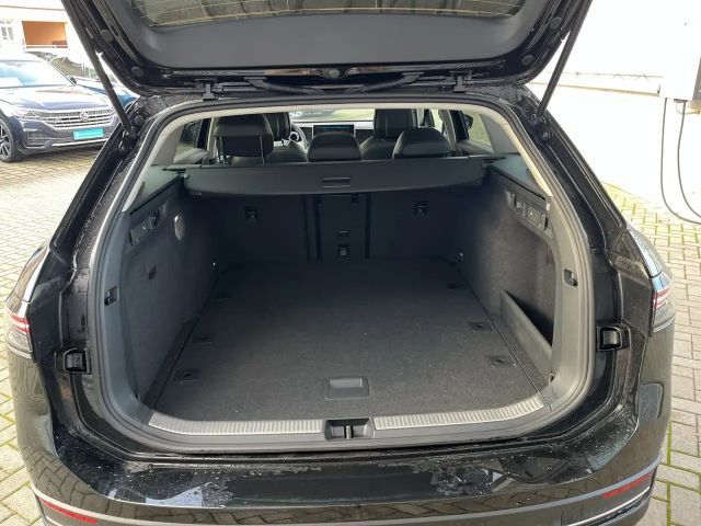 Volkswagen Passat 1.5 eTSI Business DSG Variant