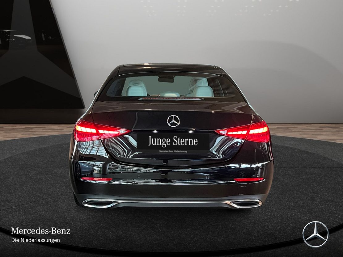 Mercedes-Benz C 180 Sedan