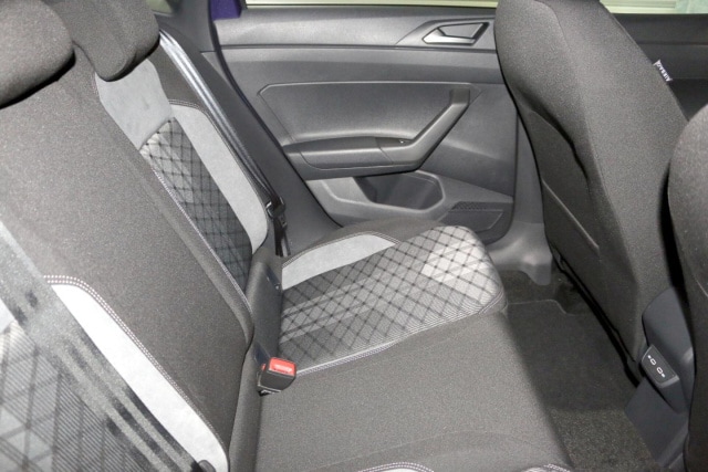 Volkswagen Polo Polo R-Line 1.0 TSI DSG Navi LED Kamera ACC Alu 17