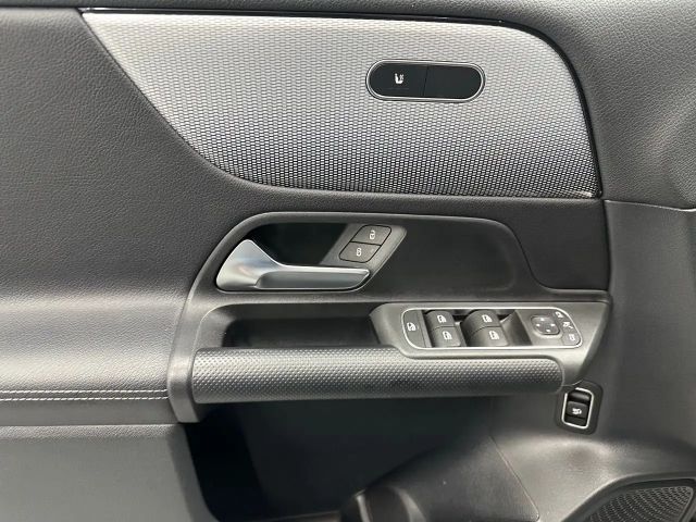 Mercedes-Benz GLB 200 4MATIC GLB 200 d