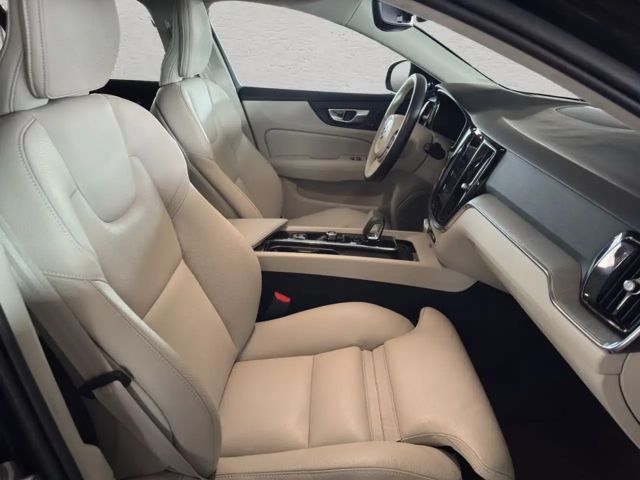 Volvo V60 Cross Country AWD Plus