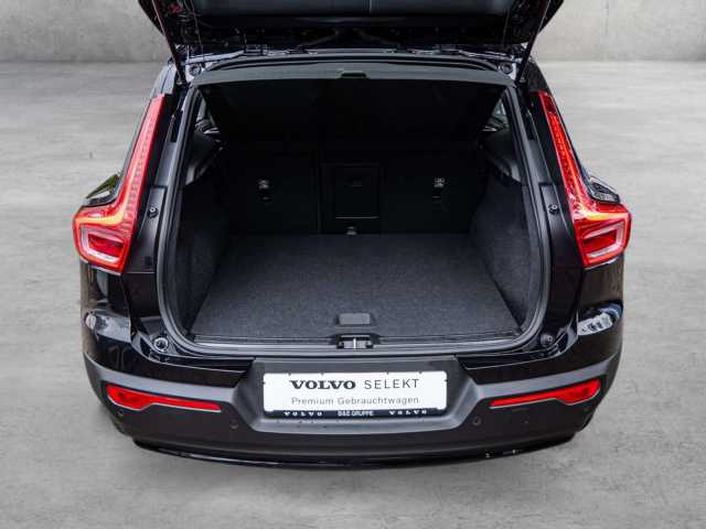 Volvo XC40 AWD Core Recharge Twin Engine