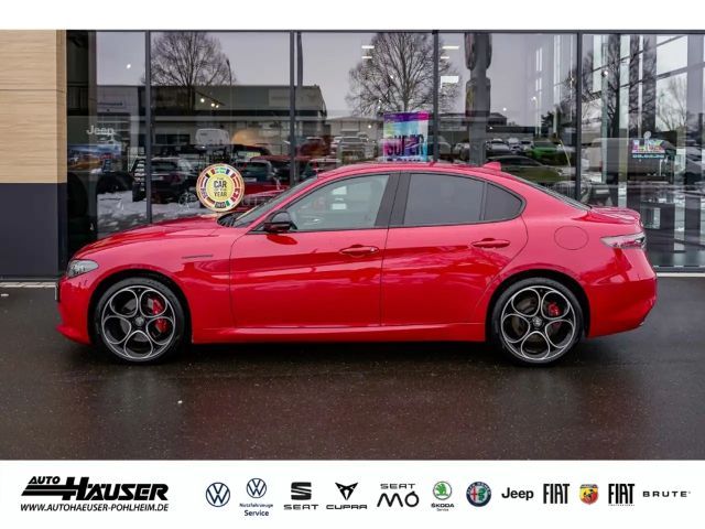 Alfa Romeo Giulia AT8 Q4 Turbo