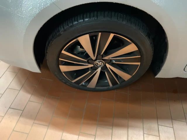 Toyota Corolla 2.0Teamplayer wenig KM*junger Gebrauchter