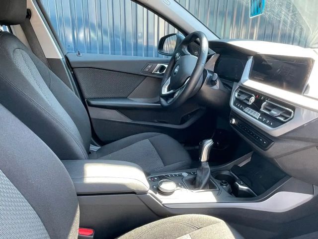 BMW 118 118i 5-deurs Sedan