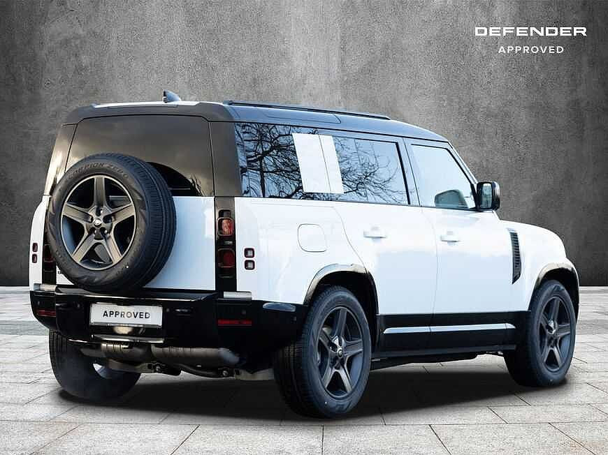 Land Rover Defender 110 Dynamic SE