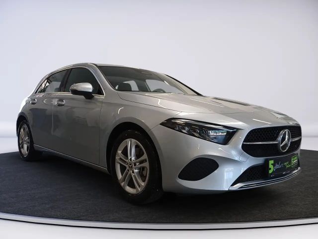 Mercedes-Benz A 180 LENKRADHEIZUNG LED HP KAMERA