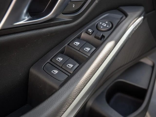 BMW 320 320i M-Sport Sedan