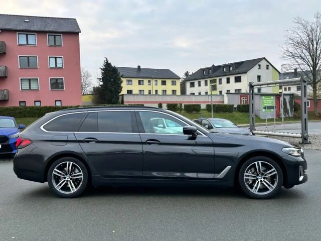 BMW 530 530i Luxury Line Touring xDrive