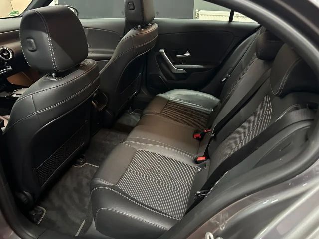 Mercedes-Benz A 250 *Carplay*LED*Kamera*Pano-Schiebe*