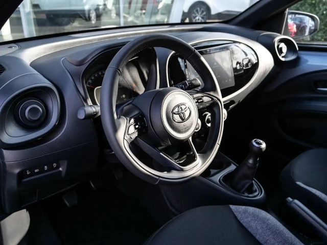 Toyota Aygo X 1.0 VVT-i Business