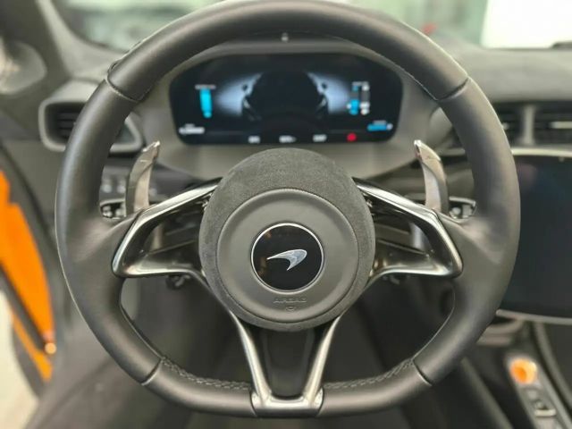 McLaren Artura Spider