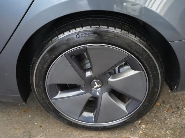 Tesla Model 3 Standard Range