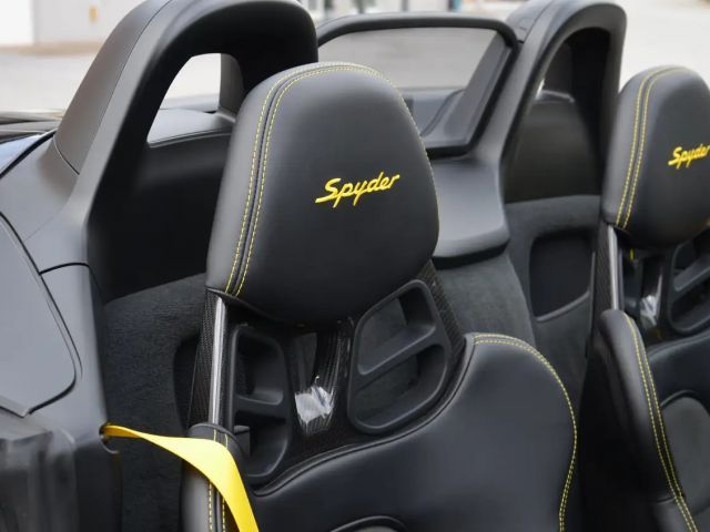 Porsche Cayman 4 718