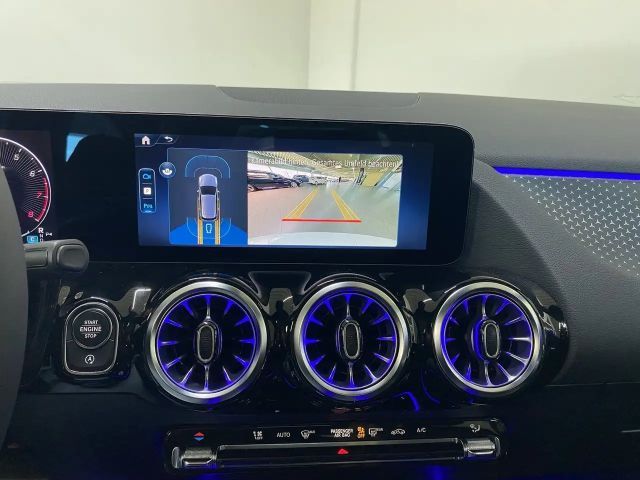 Mercedes-Benz B 200 Progressive Sedan