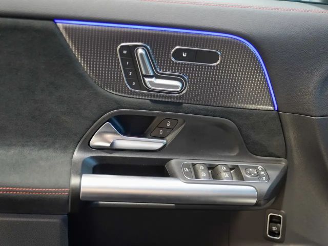 Mercedes-Benz EQA 300 4MATIC AMG Line