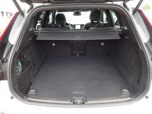 Volvo XC60 AWD Dark Plus