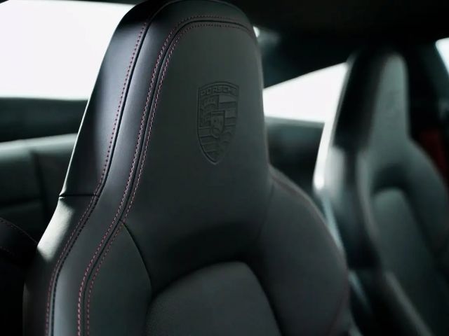 Porsche 992 Carrera Coupé GTS