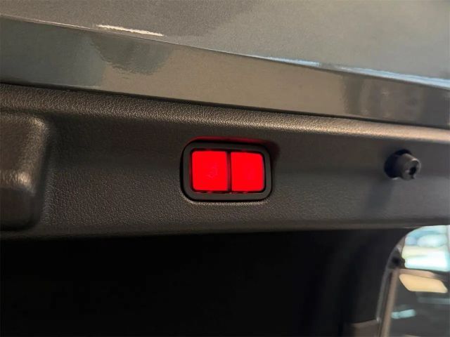 Mercedes-Benz EQE 300 Sedan