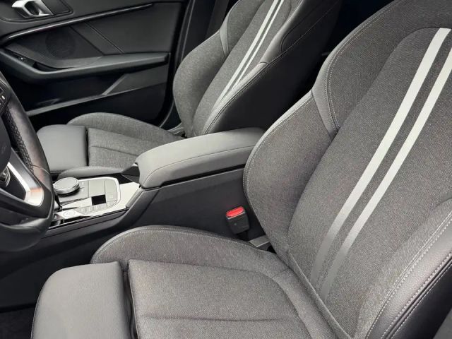 BMW 118 118i Sedan Sport Line