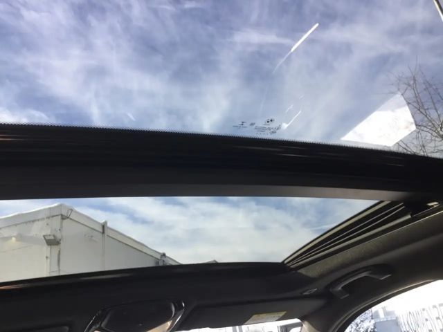 BMW 330 330e M-Sport xDrive