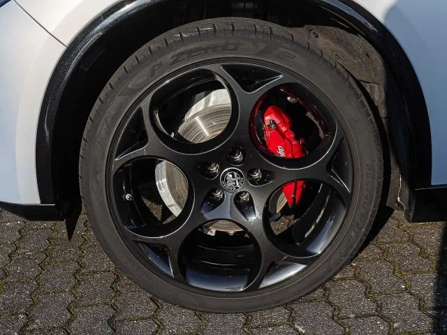 Alfa Romeo Stelvio AT8 Q4 Turbo