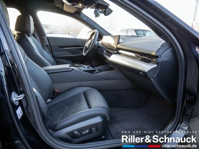 BMW 520 520d M-Sport Sedan xDrive