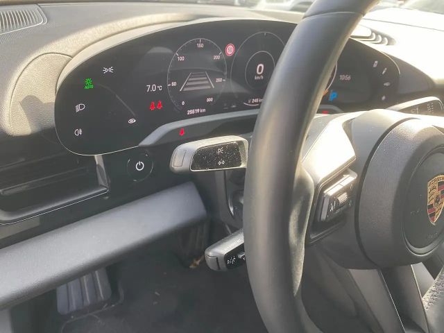 Porsche Taycan 71kWh