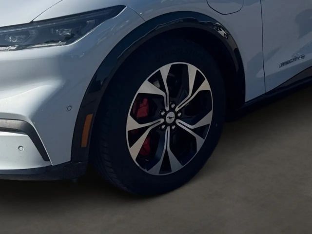 Ford Mustang Mach-E AWD Standard range