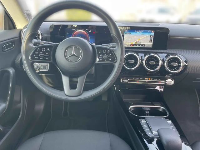 Mercedes-Benz CLA 200 CLA 200 d Shooting Brake
