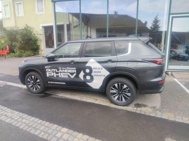 Mitsubishi Outlander Invite PHEV