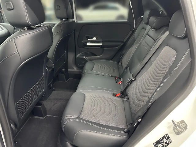 Mercedes-Benz B 200 Progressive Sedan