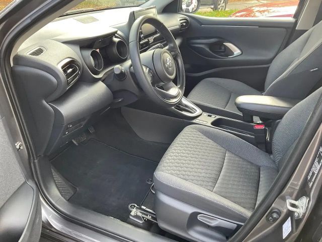 Toyota Yaris Hatchback Hybride Team D