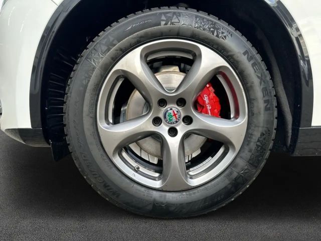 Alfa Romeo Stelvio AT8 Q4 Turbo Veloce