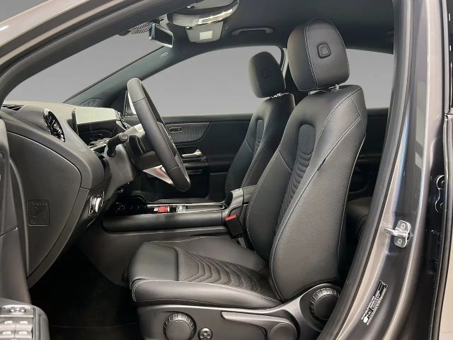 Mercedes-Benz GLA 200 MBUX+LED+PARKTRONIC+Kamera+SHz+AHK