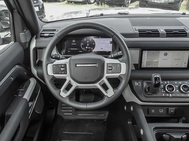 Land Rover Defender 90 Dynamic SE