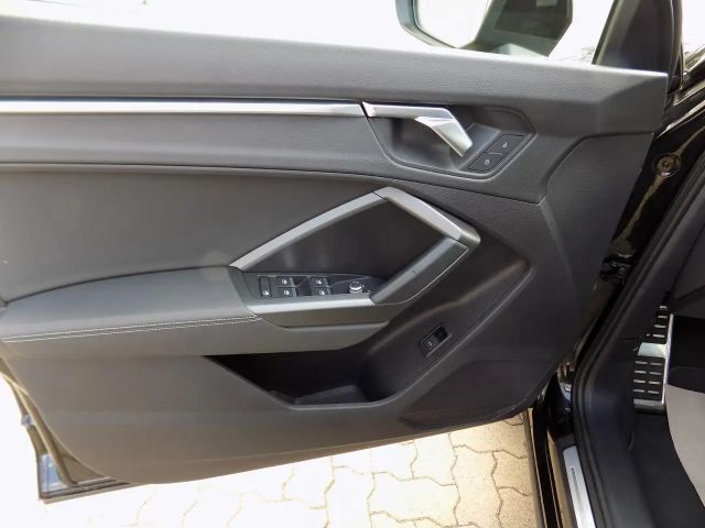 Audi Q3 35 TDI S-Tronic