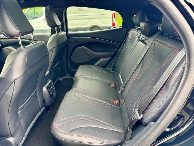 Ford Mustang Mach-E AWD Premium