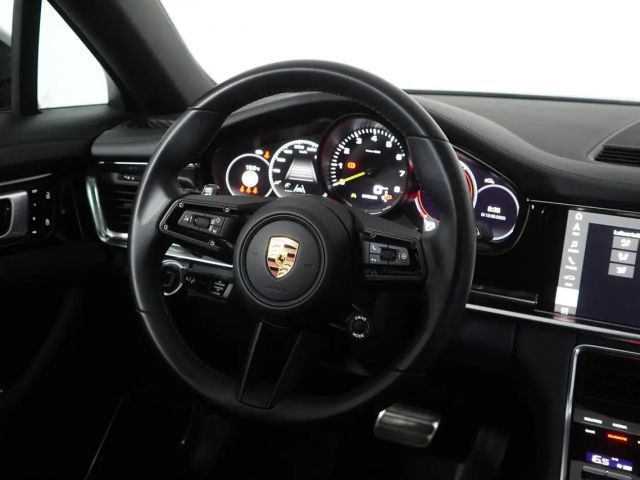 Porsche Panamera 4 E-Hybrid