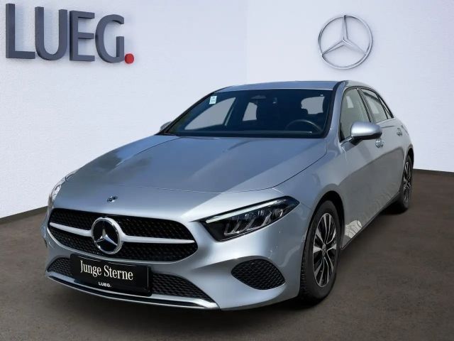 Mercedes-Benz A 180 A 180 d