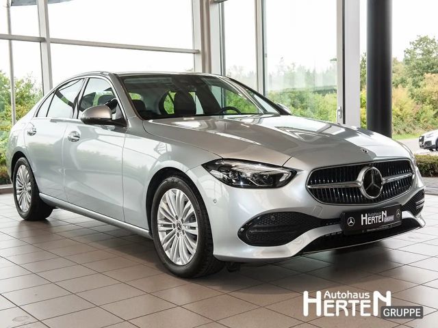 Mercedes-Benz C 180 AVANTGARDE Sedan