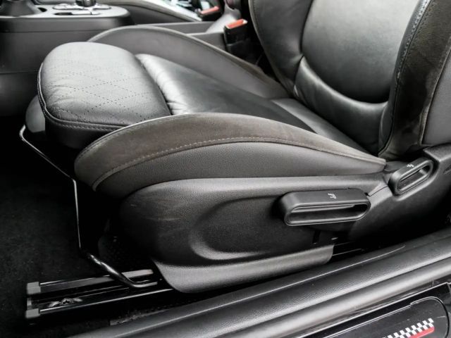 MINI John Cooper Works Cabrio John Cooper Works Individual Urban Green Foliert