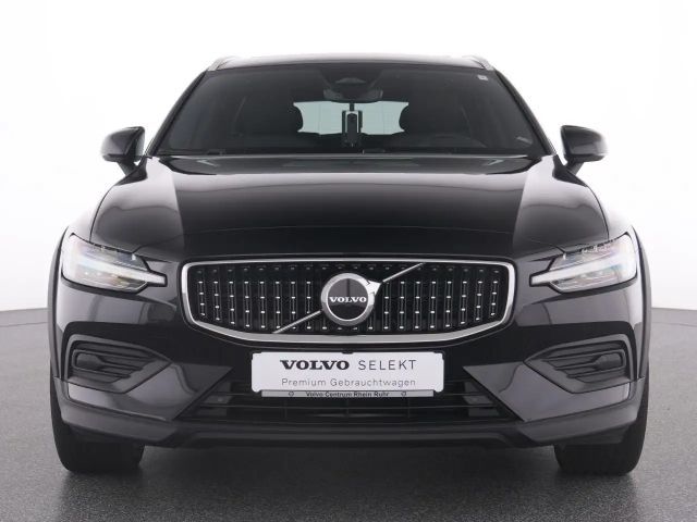 Volvo V60 Cross Country AWD Plus