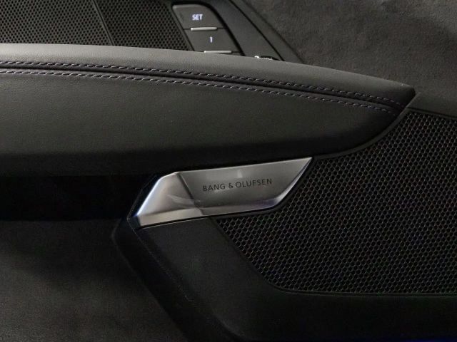 Audi RS e-tron GT ice race edition 1/99 Keramik Laser