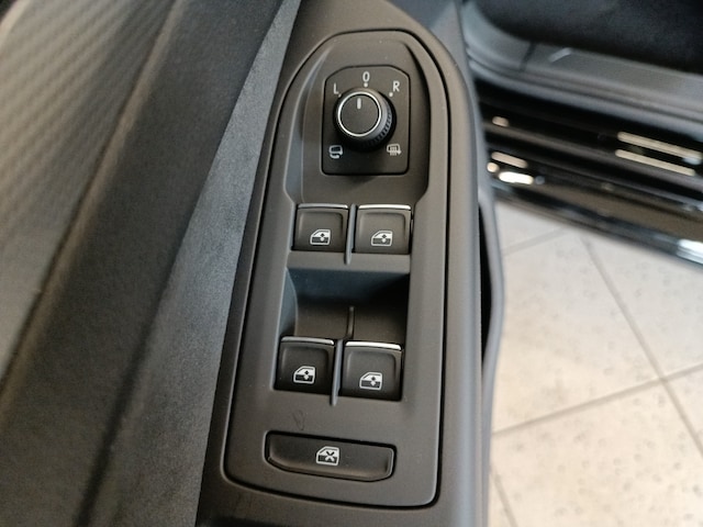 Volkswagen Golf 1.5 eTSI Variant