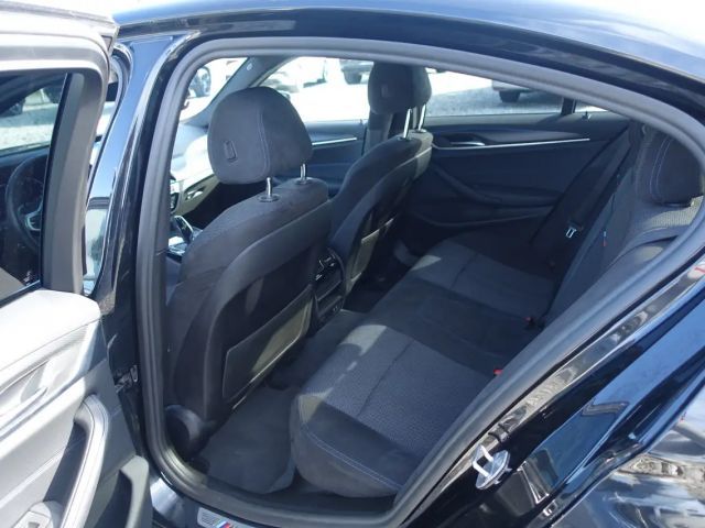 BMW 530 530e M-Sport Sedan xDrive